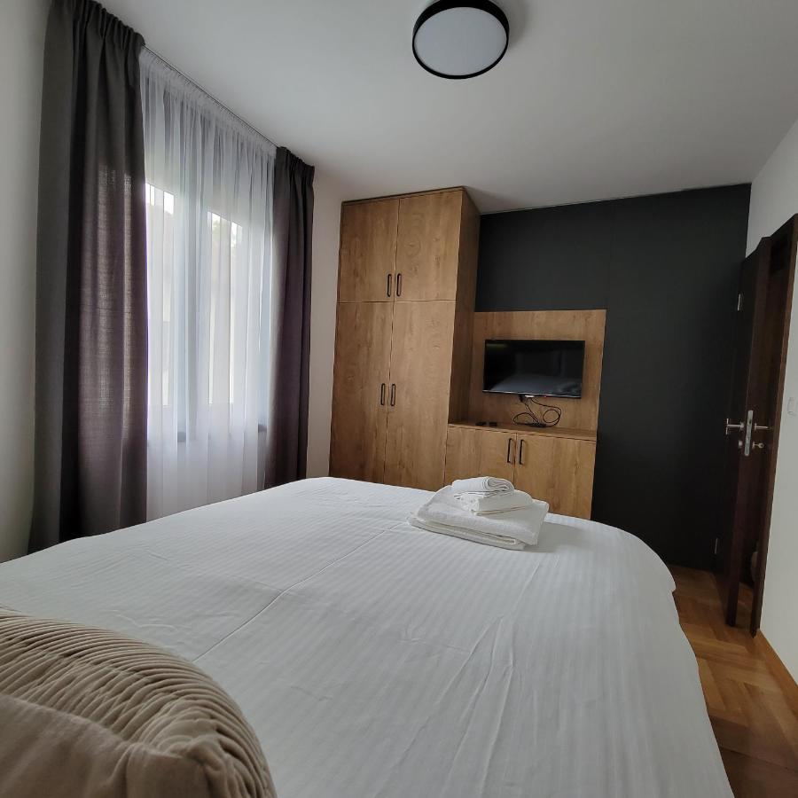 Pik Apartment